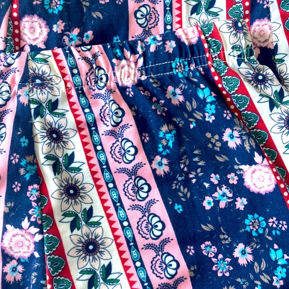 Size small floral print legging, flare pants - Picture 2 of 2